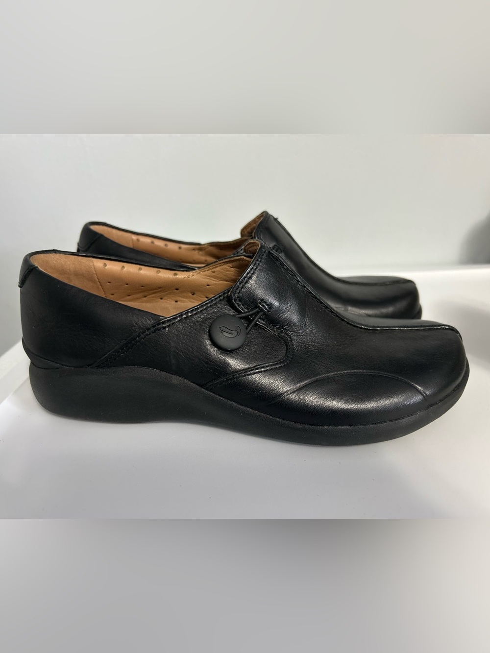 Clarks Unstructured Black Leather Slip-On Comfort Loafers